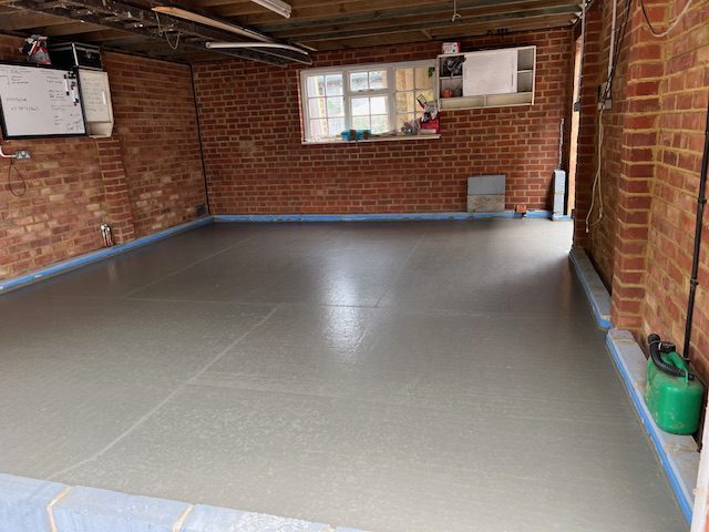 Concrete base in extension
